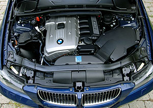 330i Touring可輸出258匹的最大馬力,6.8秒即可由靜止加速到時速100公里。