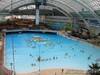 世界最大的室內 游泳池!